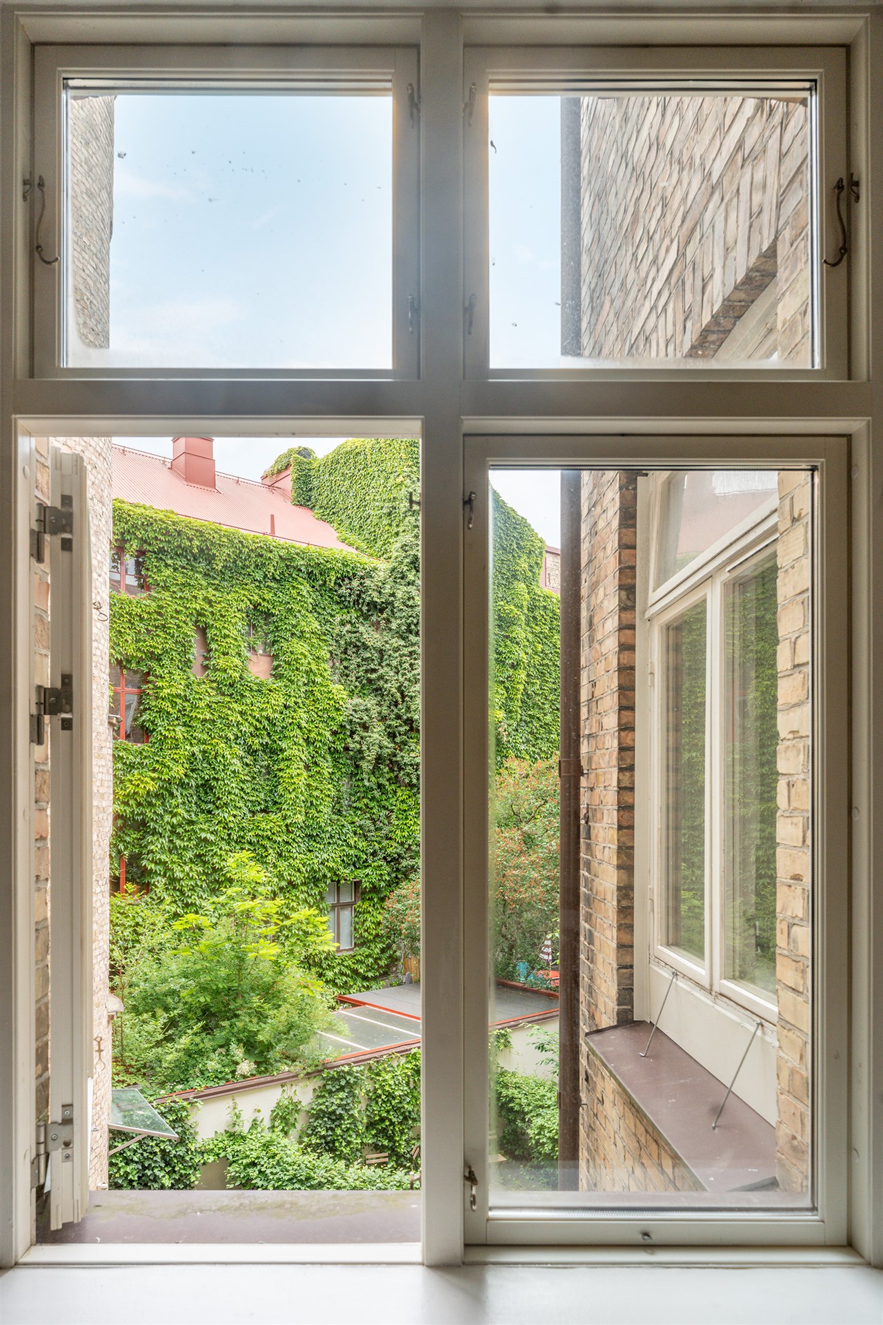 Lugn innergård från lägenheten
